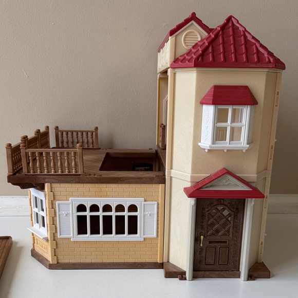 Calico Critters Other - Calico Critters Charming Red Roof Dollhouse